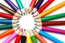 rekomendasi pensil warna yang bagus - Bangkit Perkasa